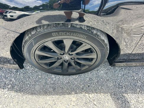 Used 2020 Toyota Camry LE FWD image 20