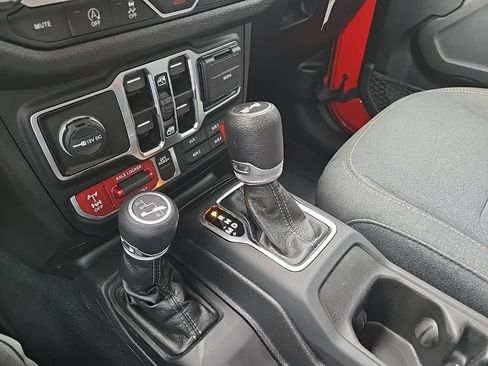Used 2024 Jeep Wrangler Unlimited Sport AWD/4WD image 61