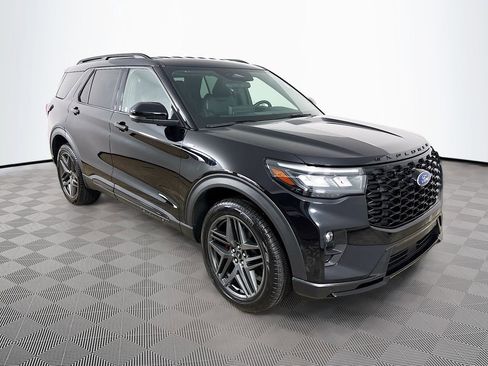 Used 2025 Ford Explorer ST-Line w/ ST-Line Street Pack AWD/4WD image 1