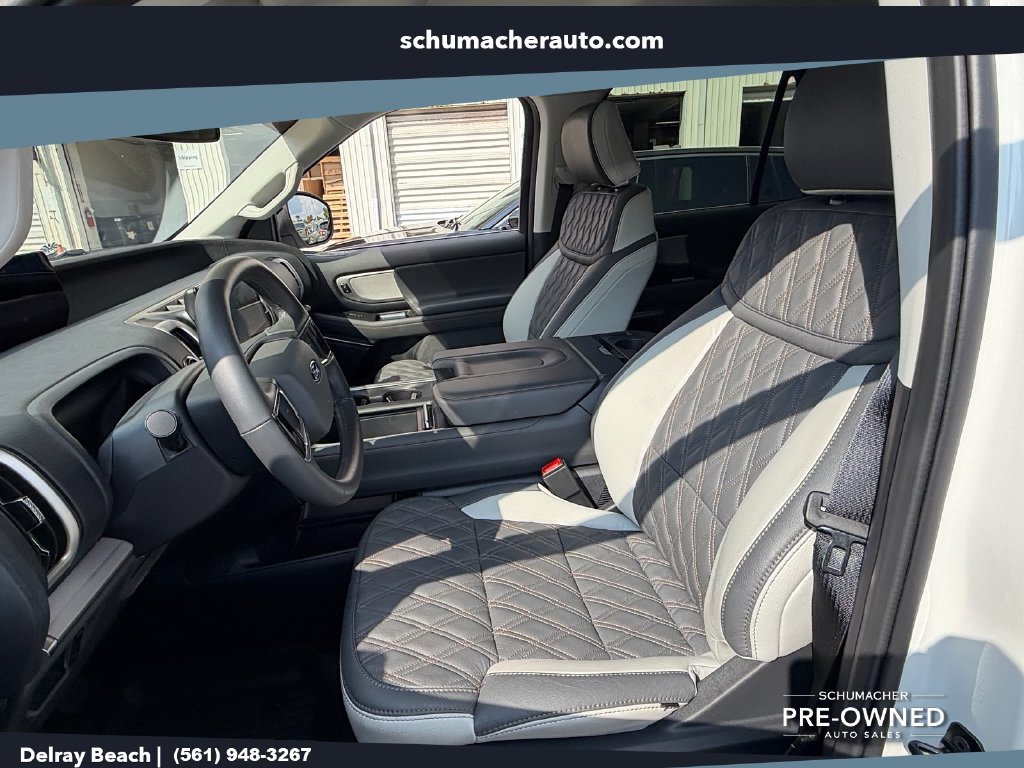 Used 2025 Ford Expedition Active RWD image 10