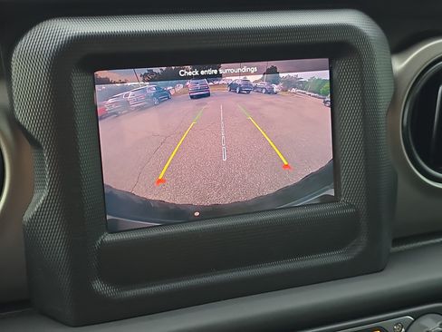 Used 2020 Jeep Wrangler Sport AWD/4WD image 24