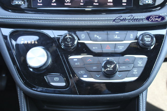 Used 2025 Chrysler Pacifica Limited FWD image 18