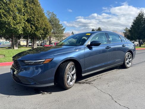 Used 2024 Honda Accord EX image 2
