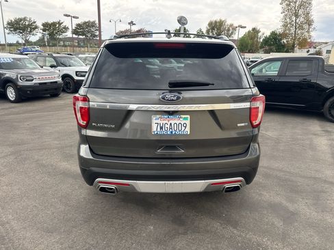 Used 2016 Ford Explorer Platinum AWD/4WD image 3