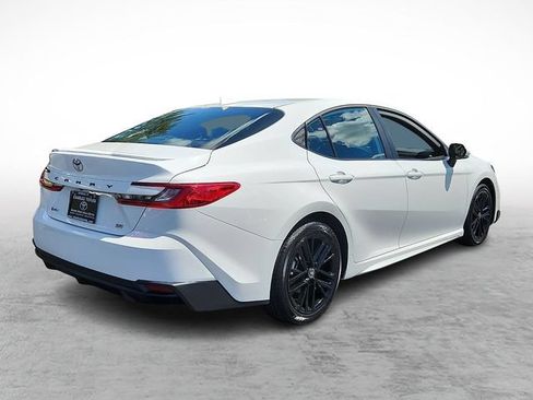 Used 2025 Toyota Camry SE FWD image 6