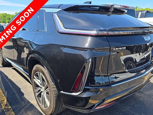 Used 2024 Cadillac Lyriq Luxury AWD/4WD image 4