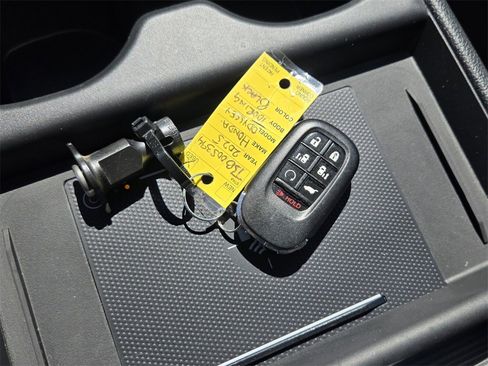 Certified 2025 Honda Odyssey Touring image 25