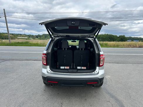 Used 2014 Ford Explorer XLT w/ Equipment Group 202A AWD/4WD image 11