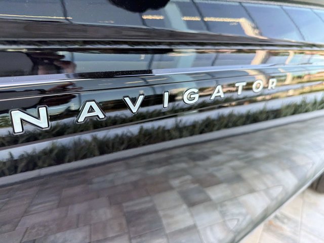 New 2027 Lincoln Navigator Black Label AWD/4WD image 8