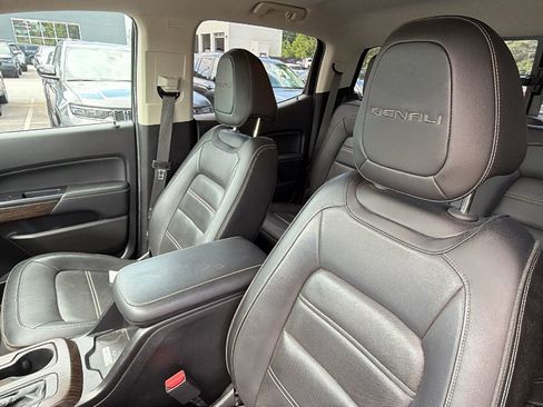 Used 2020 GMC Canyon Denali RWD image 17