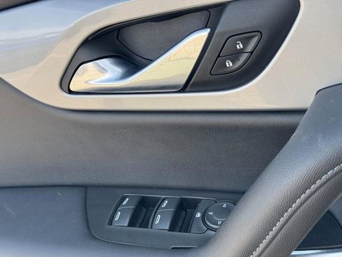 Used 2022 Chevrolet Blazer LT image 22