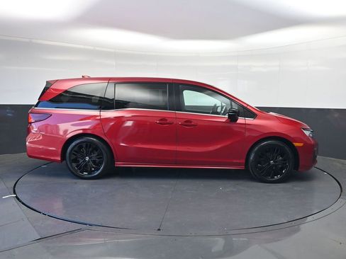 Used 2025 Honda Odyssey Sport-L image 3