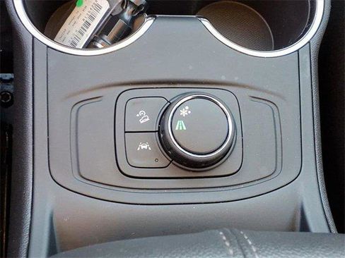 Used 2024 GMC Terrain SLE image 15