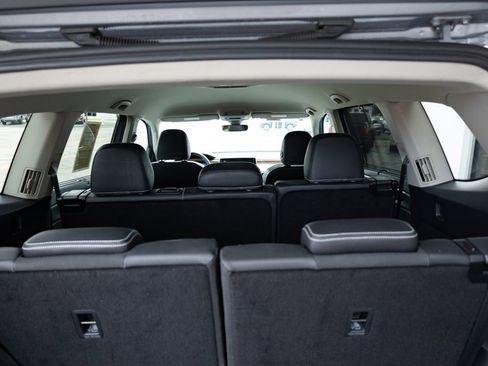 Used 2025 Volkswagen Atlas SE FWD image 33