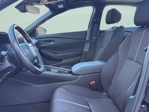Used 2025 Honda Accord Sport image 11