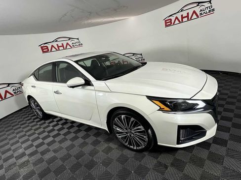 Used 2023 Nissan Altima 2.5 SL AWD/4WD image 11