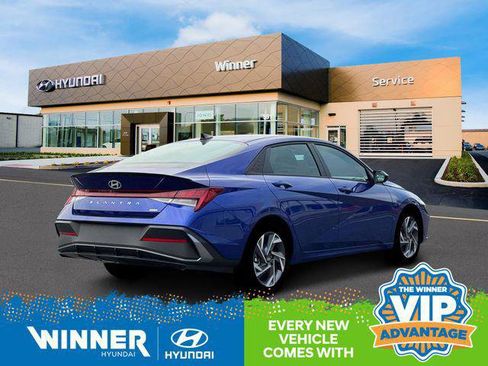 New 2025 Hyundai Elantra SEL image 8