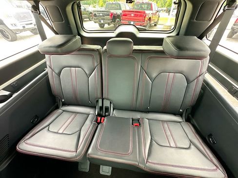 Certified 2022 Ford Expedition Max Limited RWD image 4