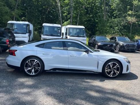 Used 2024 Audi e-tron GT Prestige AWD/4WD image 9