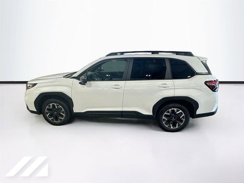 Used 2026 Subaru Forester Premium AWD/4WD image 8
