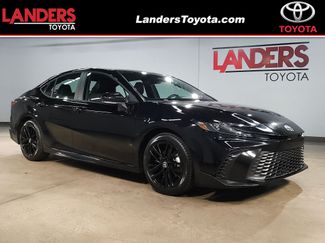 Used 2025 Toyota Camry SE FWD video 1