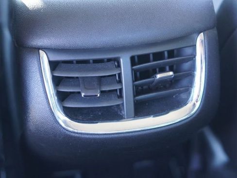 Used 2016 Chevrolet Malibu Premier image 32