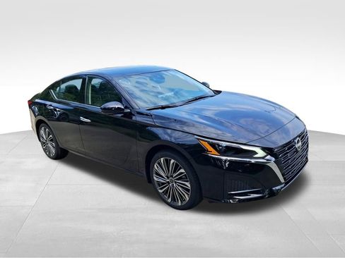 New 2025 Nissan Altima 2.5 SL image 8