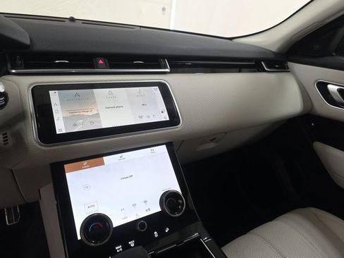 Used 2023 Land Rover Range Rover Velar R-Dynamic S image 6