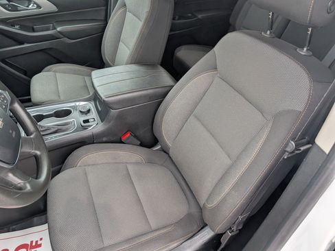 Used 2020 Chevrolet Traverse LS image 12