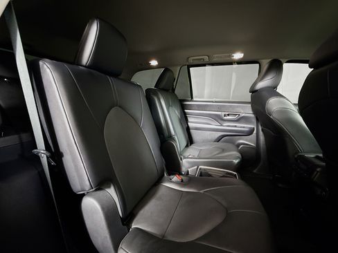 Used 2026 Toyota Grand Highlander AWD Hybrid image 26