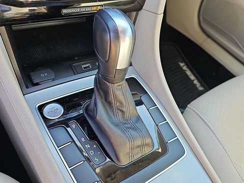 Used 2022 Volkswagen Passat 2.0T SE image 16