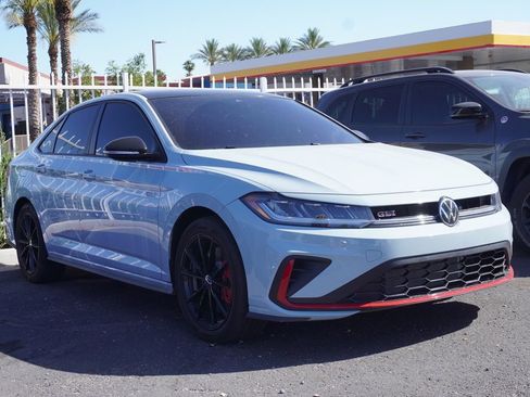 Used 2025 Volkswagen Jetta GLI Autobahn image 3