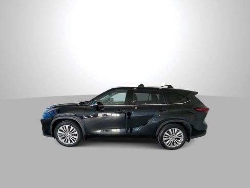 Used 2024 Toyota Highlander Platinum image 5