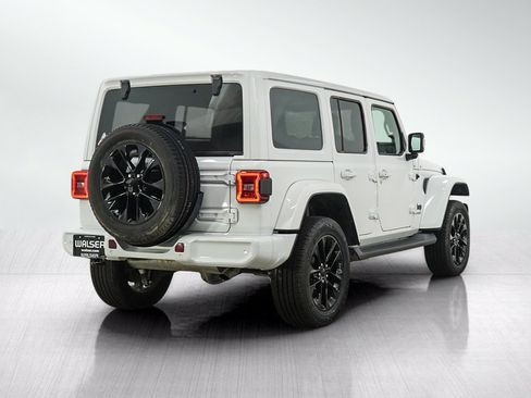 Used 2022 Jeep Wrangler Unlimited Sahara AWD/4WD image 6
