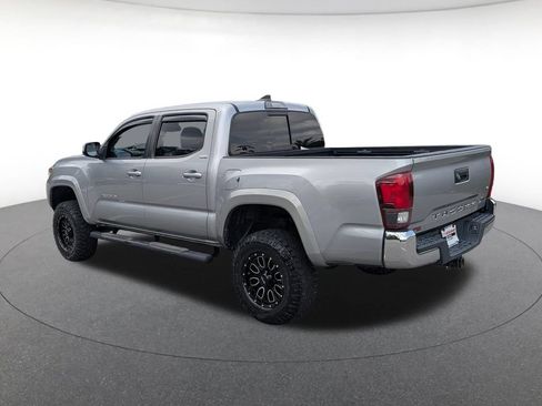 Used 2019 Toyota Tacoma SR5 RWD image 4