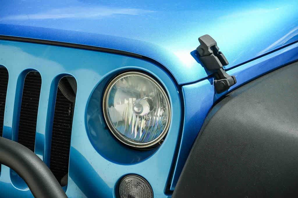 Used 2010 Jeep Wrangler Unlimited Sport AWD/4WD image 10