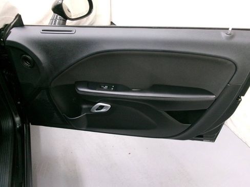 Used 2016 Dodge Challenger SXT RWD image 18