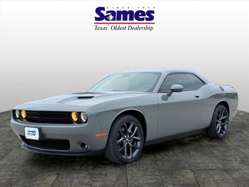Used 2023 Dodge Challenger SXT w/ Plus Package image 3