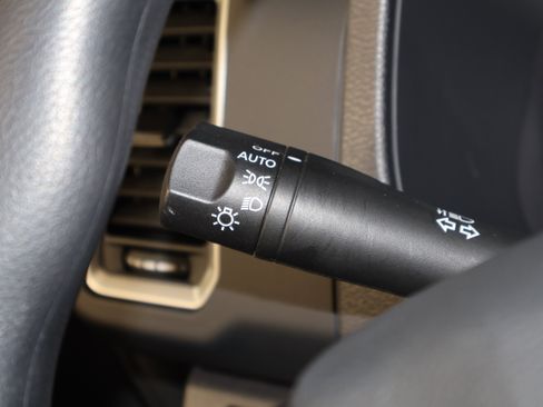 Used 2024 Nissan Frontier SV image 24