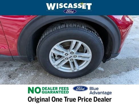 Certified 2022 Ford Explorer XLT w/ Equipment Group 202A image 33