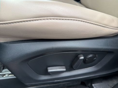 Used 2024 Ford Explorer XLT w/ Equipment Group 202A image 20