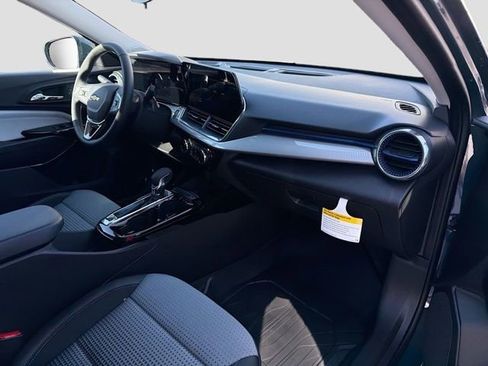 New 2026 Chevrolet Trax LT image 15