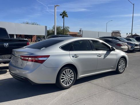 Used 2013 Toyota Avalon XLE Premium image 2