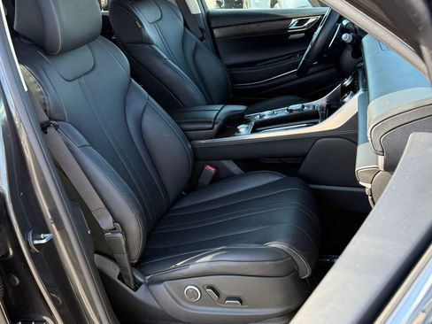 Used 2024 Genesis GV80 2.5T image 12