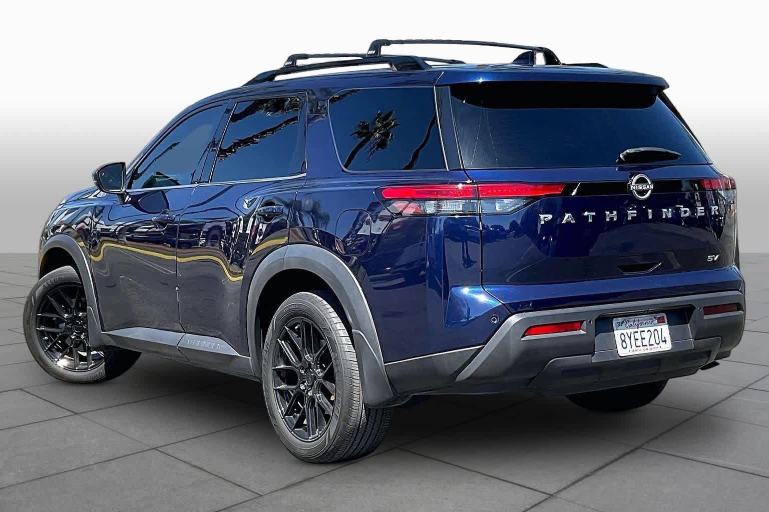 Used 2022 Nissan Pathfinder SV FWD image 11