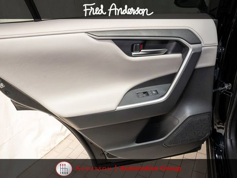 Certified 2020 Toyota RAV4 Limited AWD/4WD image 11
