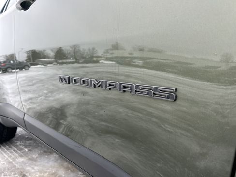 Used 2021 Jeep Compass Latitude w/ Driver Assistance Group image 27