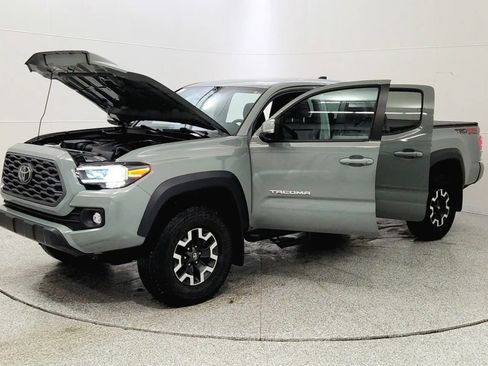 Used 2023 Toyota Tacoma TRD Off-Road image 10