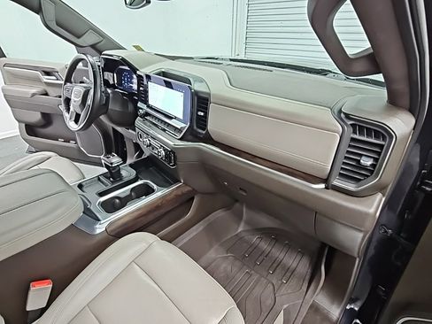 Used 2023 GMC Sierra 1500 SLT w/ SLT Premium Package image 41