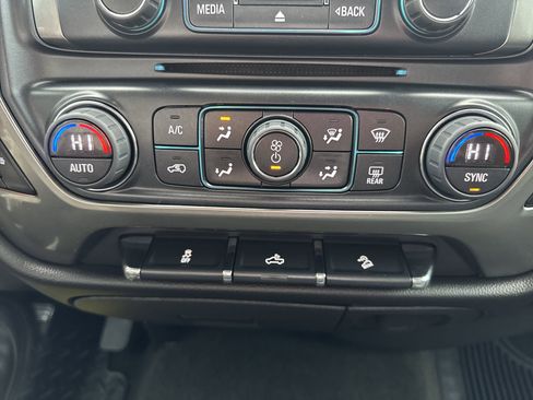 Used 2018 Chevrolet Silverado 1500 LT w/ All Star Edition image 18